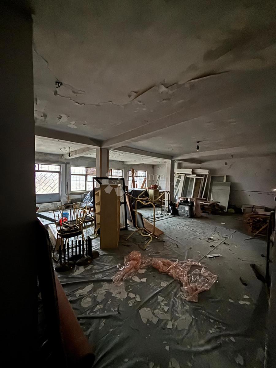 Casa Brestje, Sesvete, 303m2