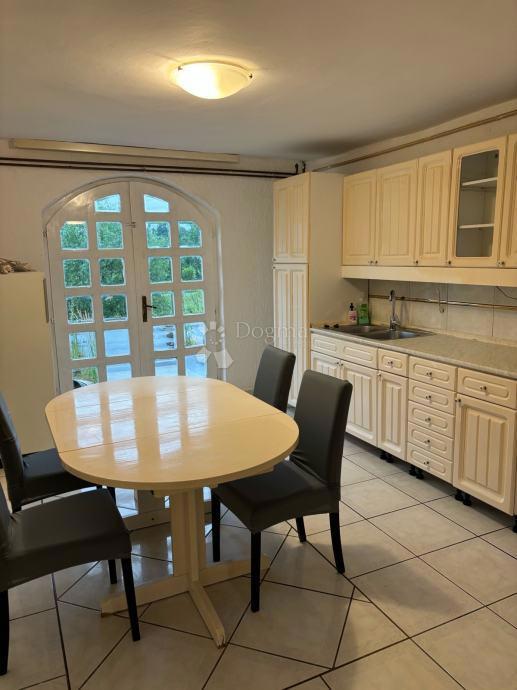 Casa Brestje, Sesvete, 303m2