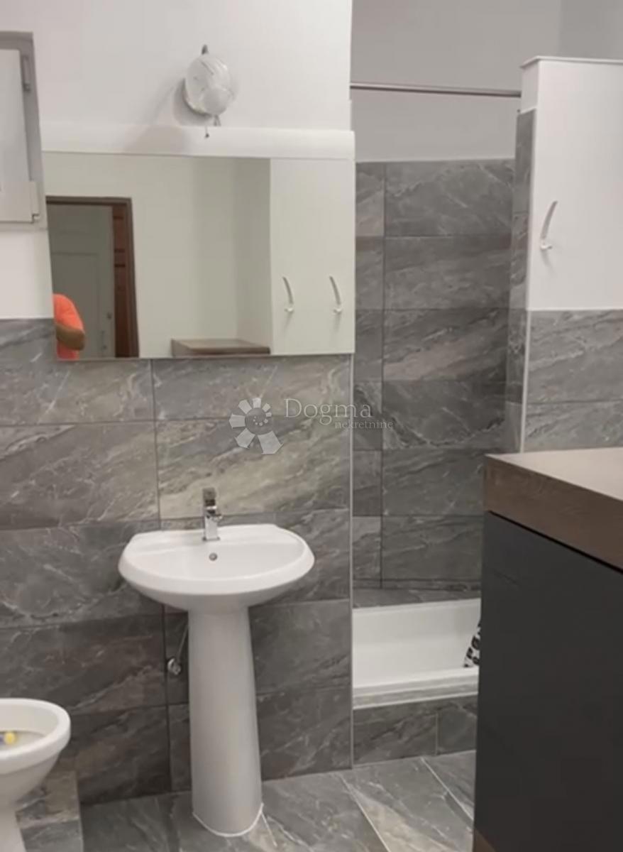 Allogio Centar, Rijeka, 83,73m2