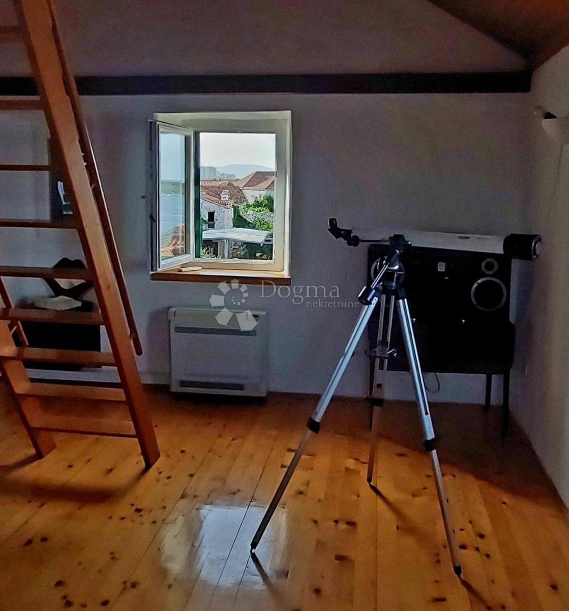 Bellissima casa in pietra con vista sulla baia di Sebenico