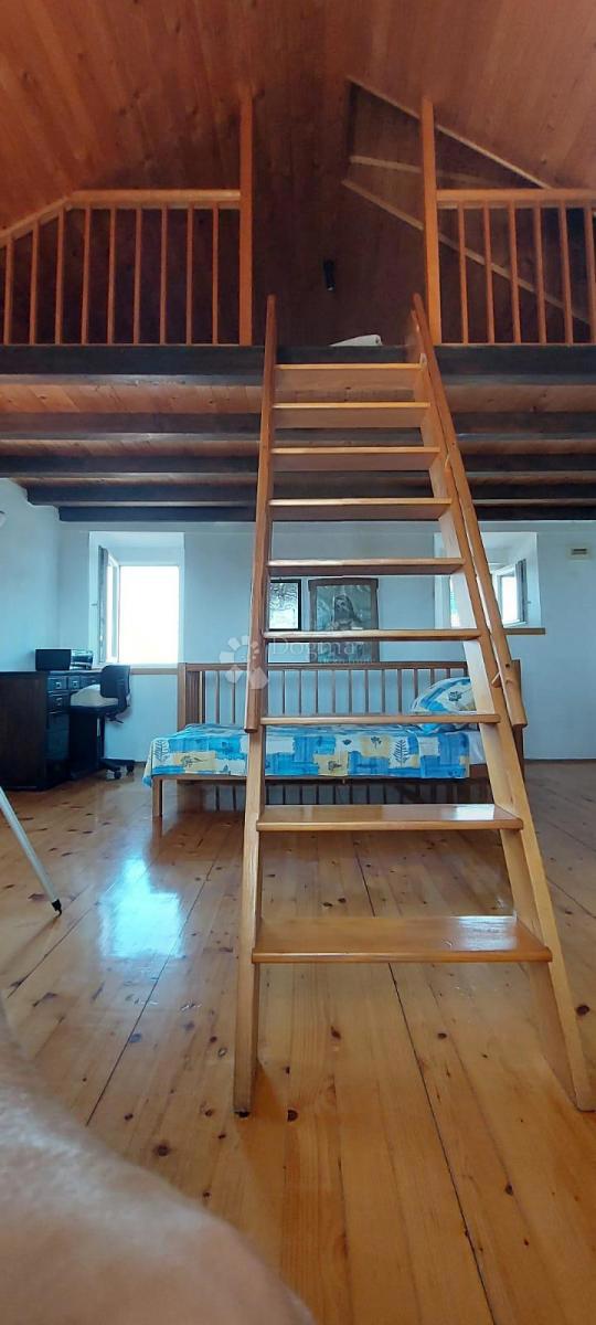 Bellissima casa in pietra con vista sulla baia di Sebenico