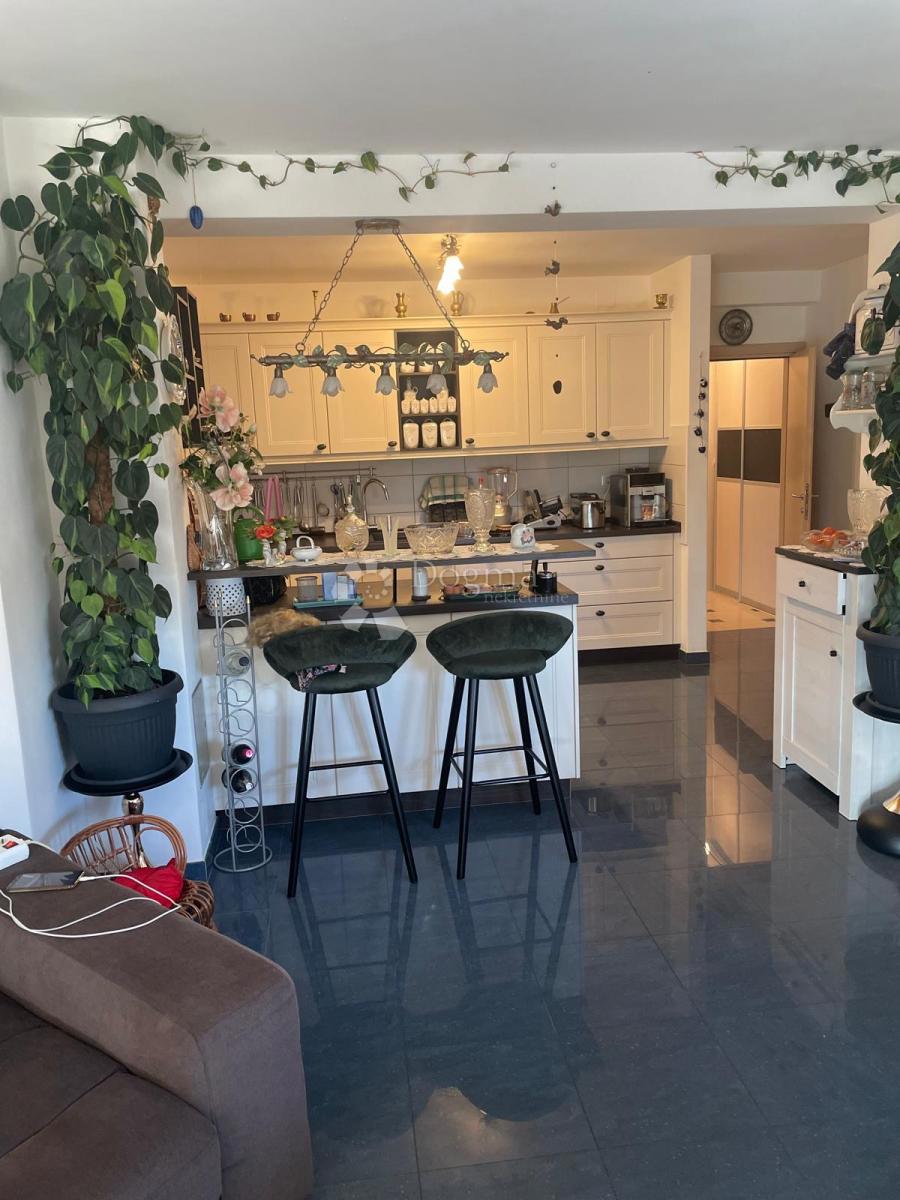 Allogio Crikvenica, 81m2