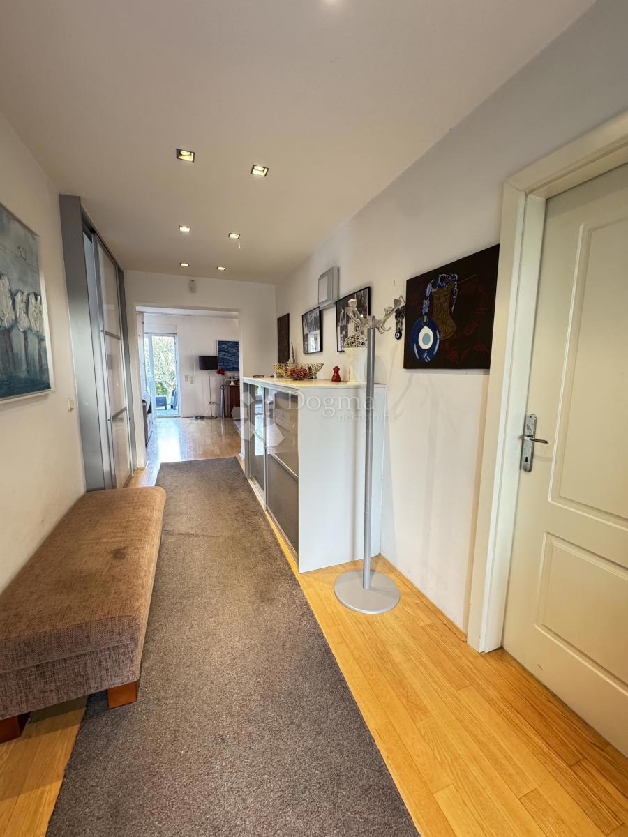 Casa Sjever, Zaprešić, 218,77m2