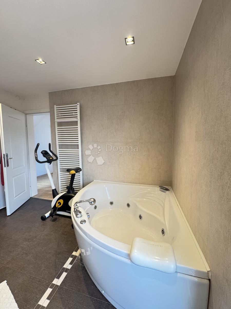 Casa Sjever, Zaprešić, 218,77m2