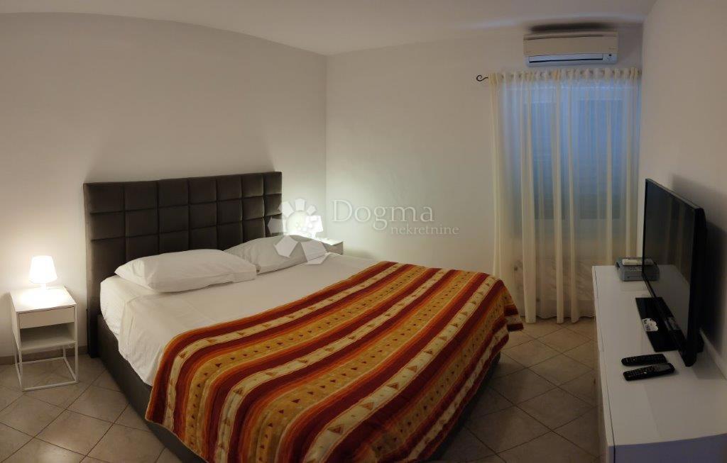Casa Rogoznica, 280m2