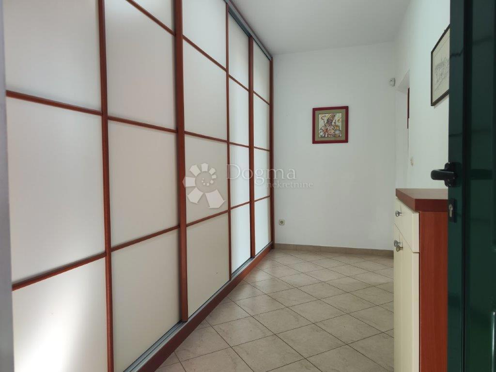 Casa Rogoznica, 280m2