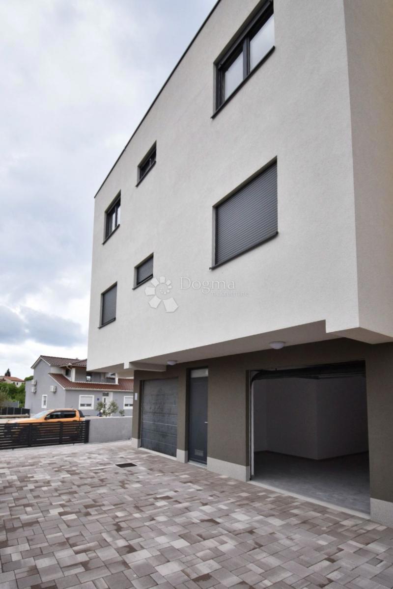 Allogio Štinjan, Pula, 73m2
