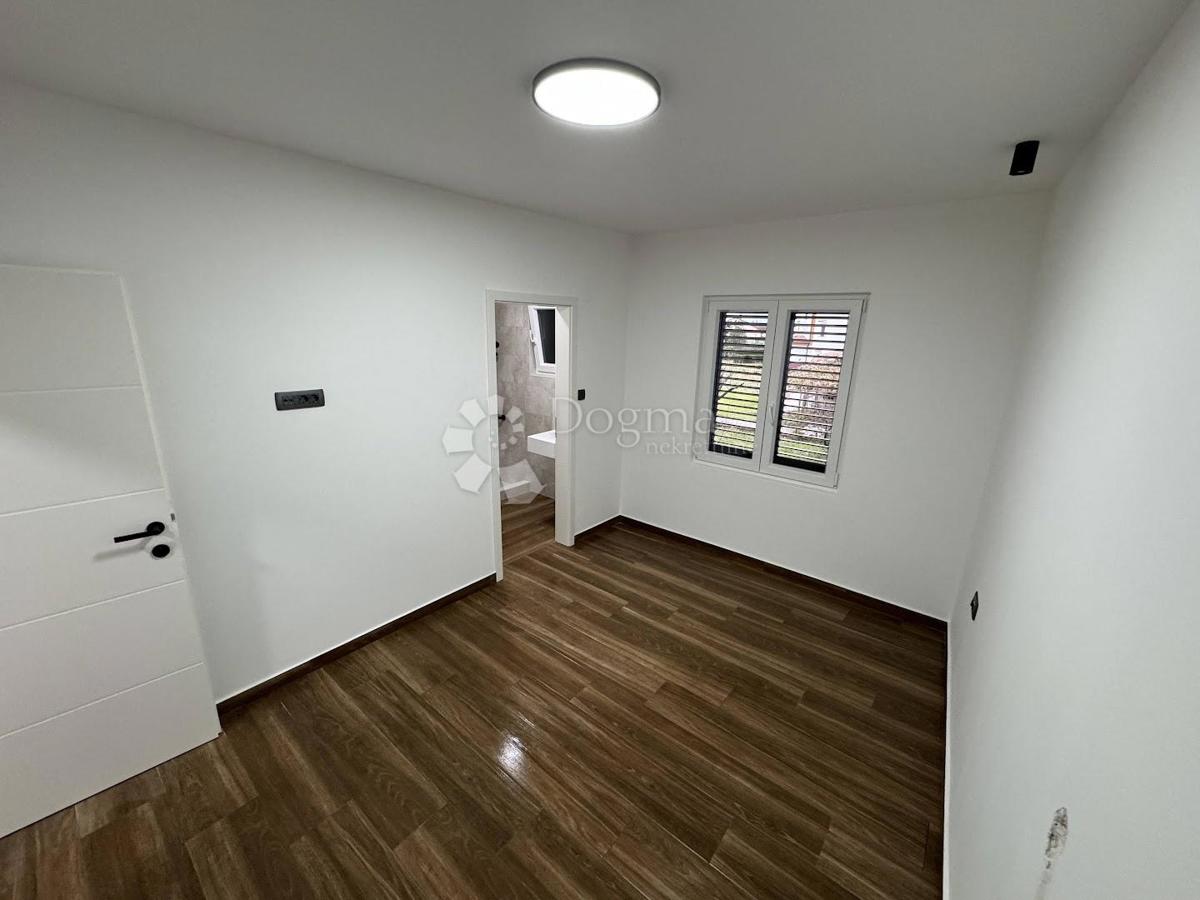 Nuova casa a Funtana con 3 appartamenti