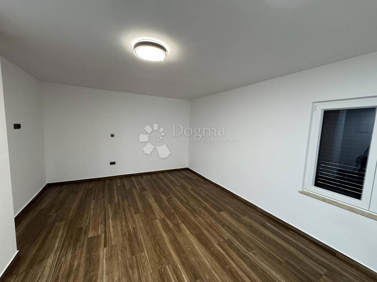 Nuova casa a Funtana con 3 appartamenti