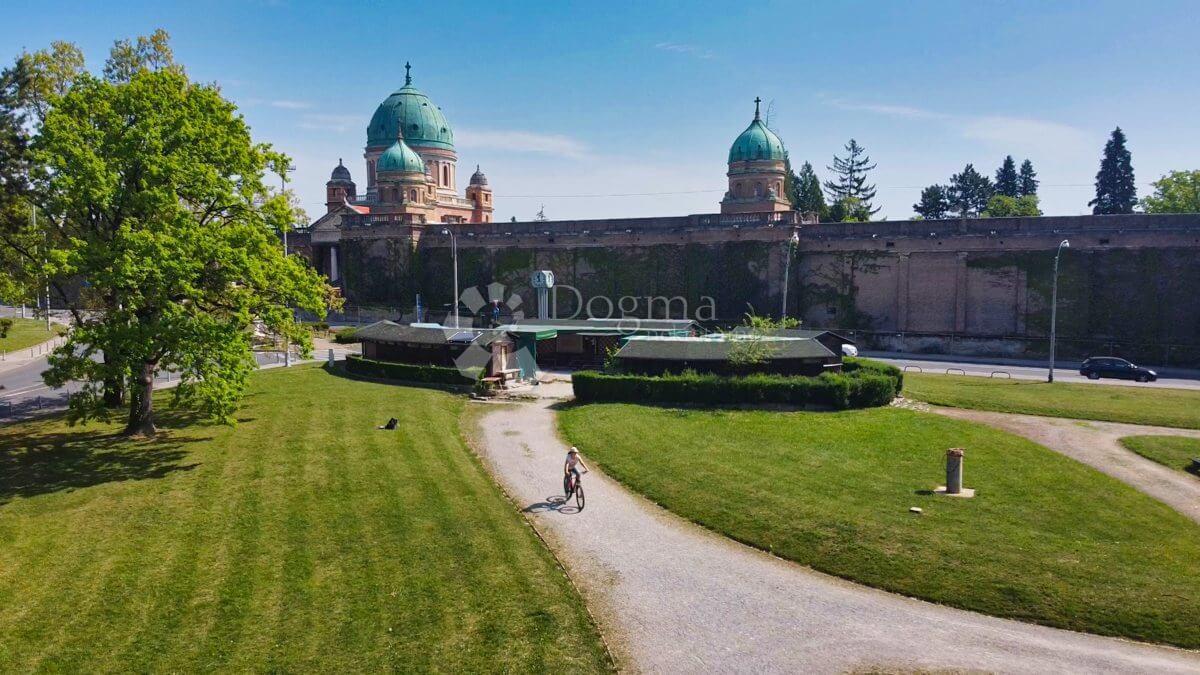 Mirogoj, Gornji Grad - Medveščak, 8m2