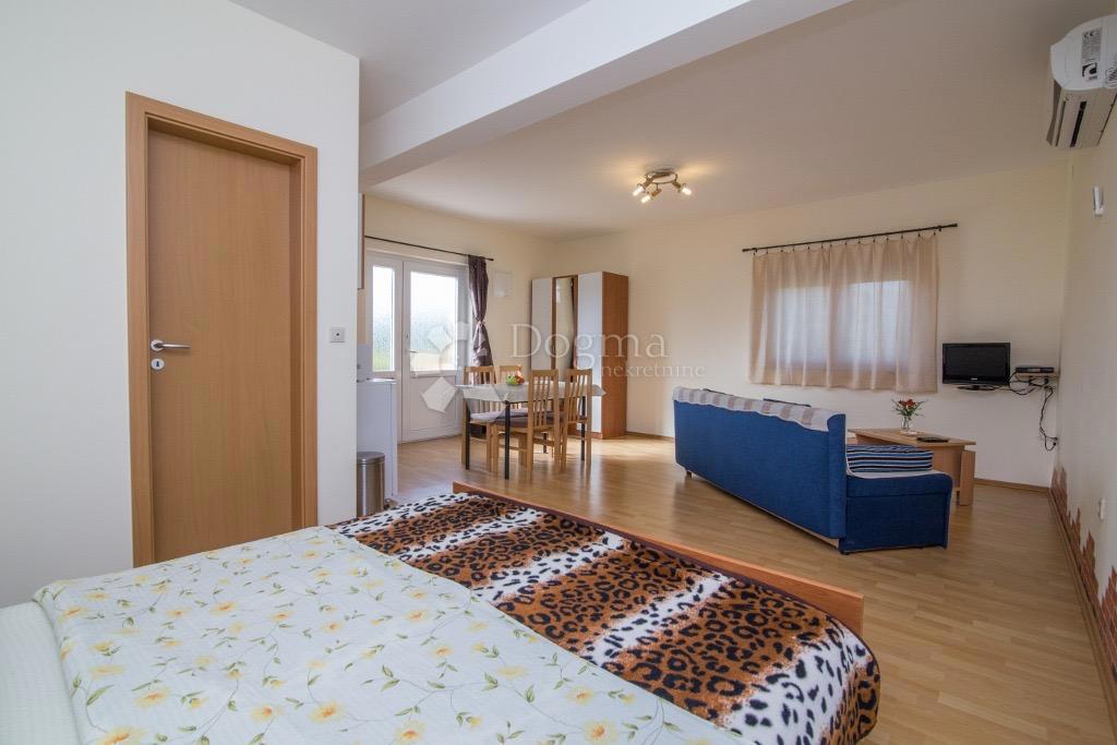 Casa Biograd na Moru, 263,78m2