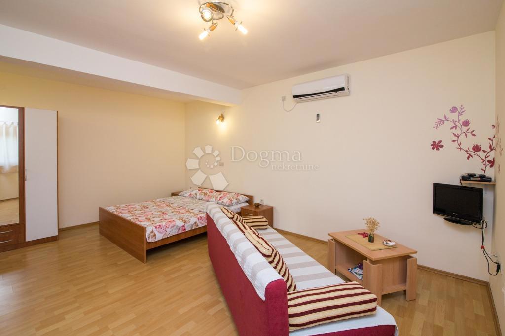 Casa Biograd na Moru, 263,78m2