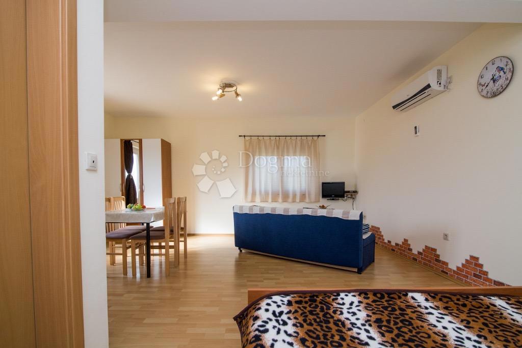 Casa Biograd na Moru, 263,78m2