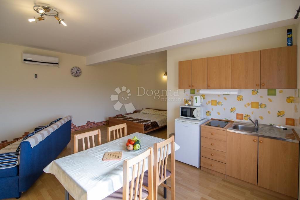 Casa Biograd na Moru, 263,78m2