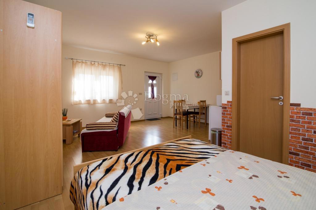 Casa Biograd na Moru, 263,78m2