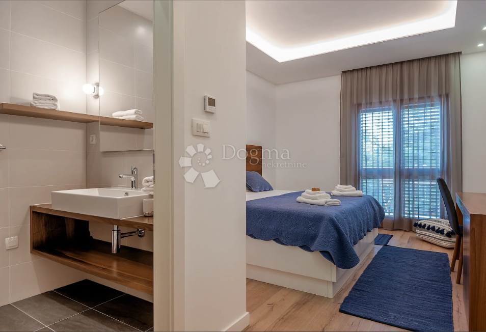 Brač, Sumartin, bellissima villa, prima fila al mare