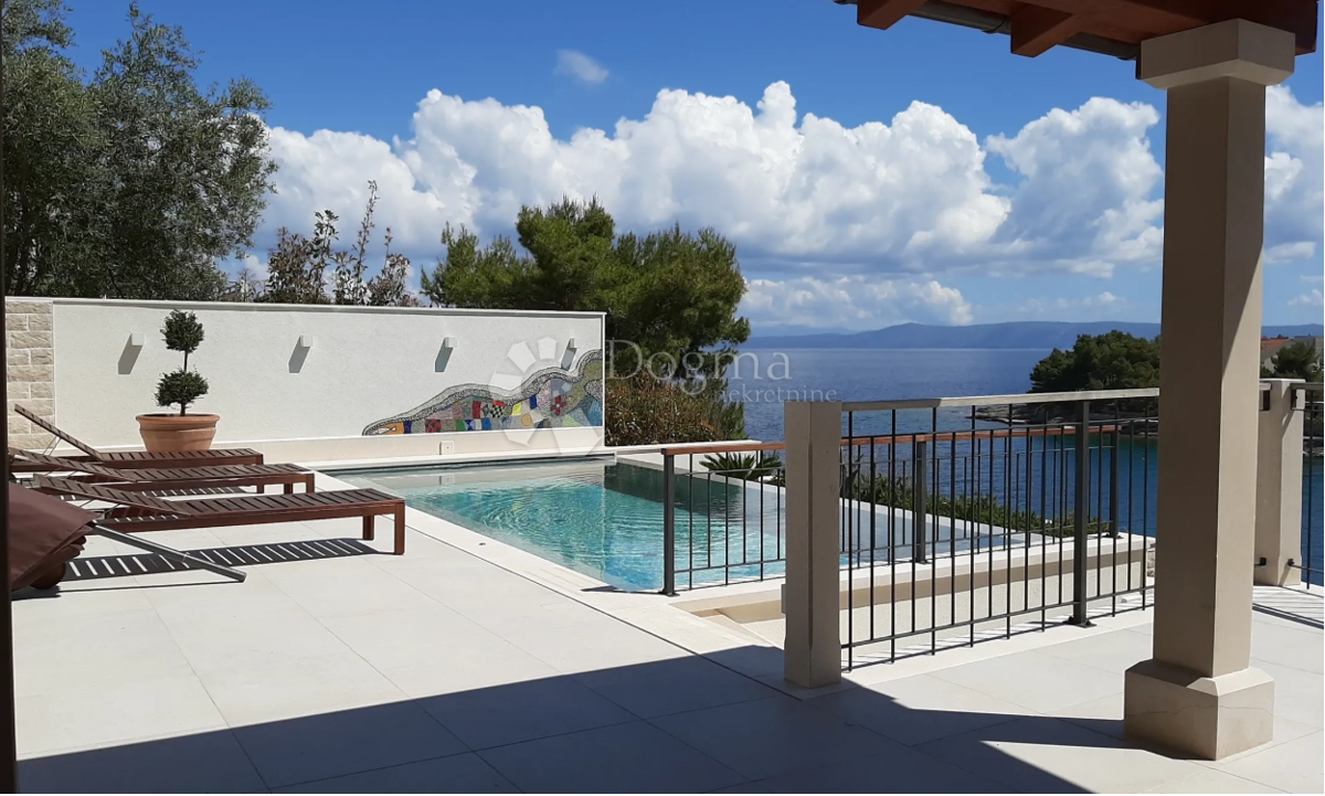 Brač, Sumartin, bellissima villa, prima fila al mare