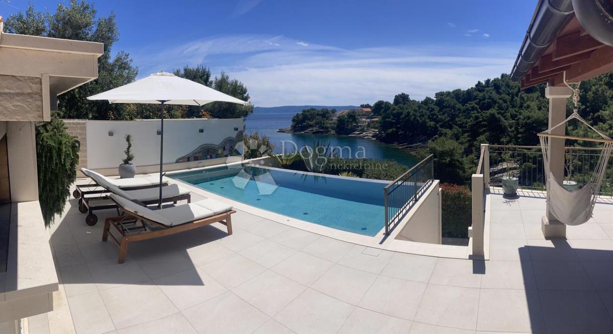 Brač, Sumartin, bellissima villa, prima fila al mare