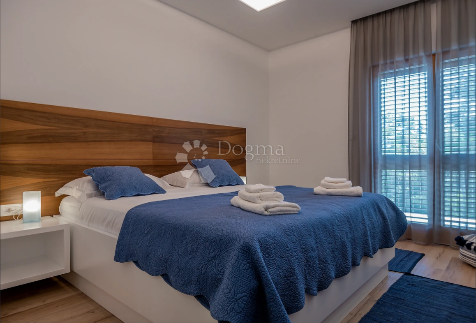 Brač, Sumartin, bellissima villa, prima fila al mare