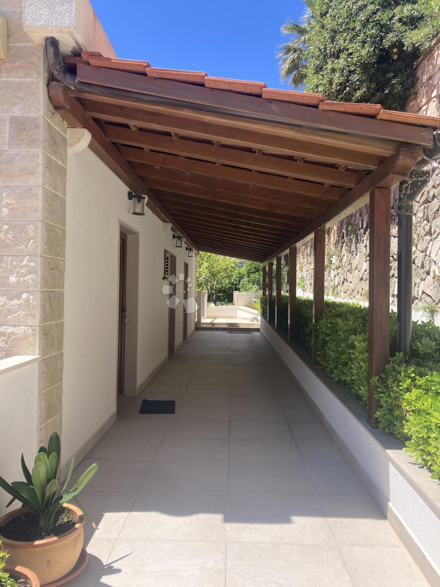 Brač, Sumartin, bellissima villa, prima fila al mare