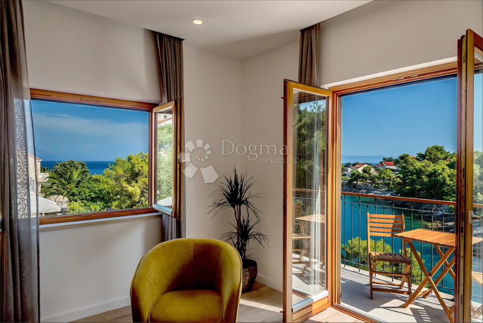 Brač, Sumartin, bellissima villa, prima fila al mare