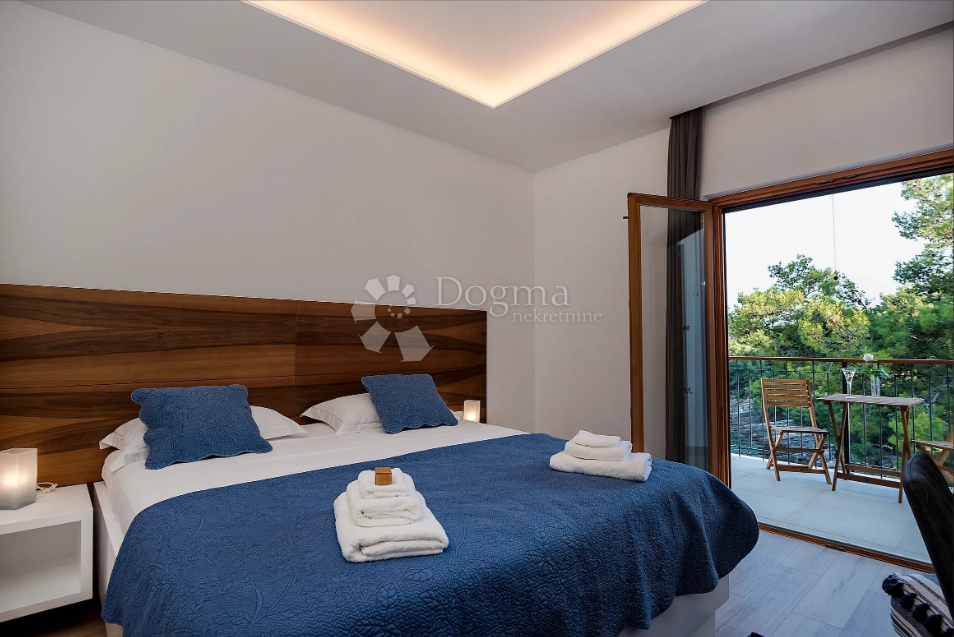 Brač, Sumartin, bellissima villa, prima fila al mare