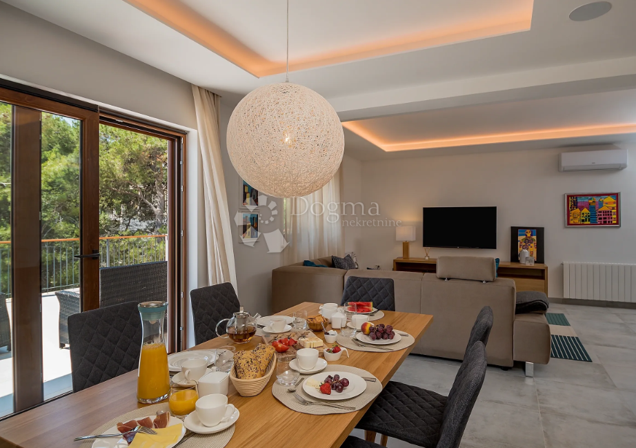 Brač, Sumartin, bellissima villa, prima fila al mare