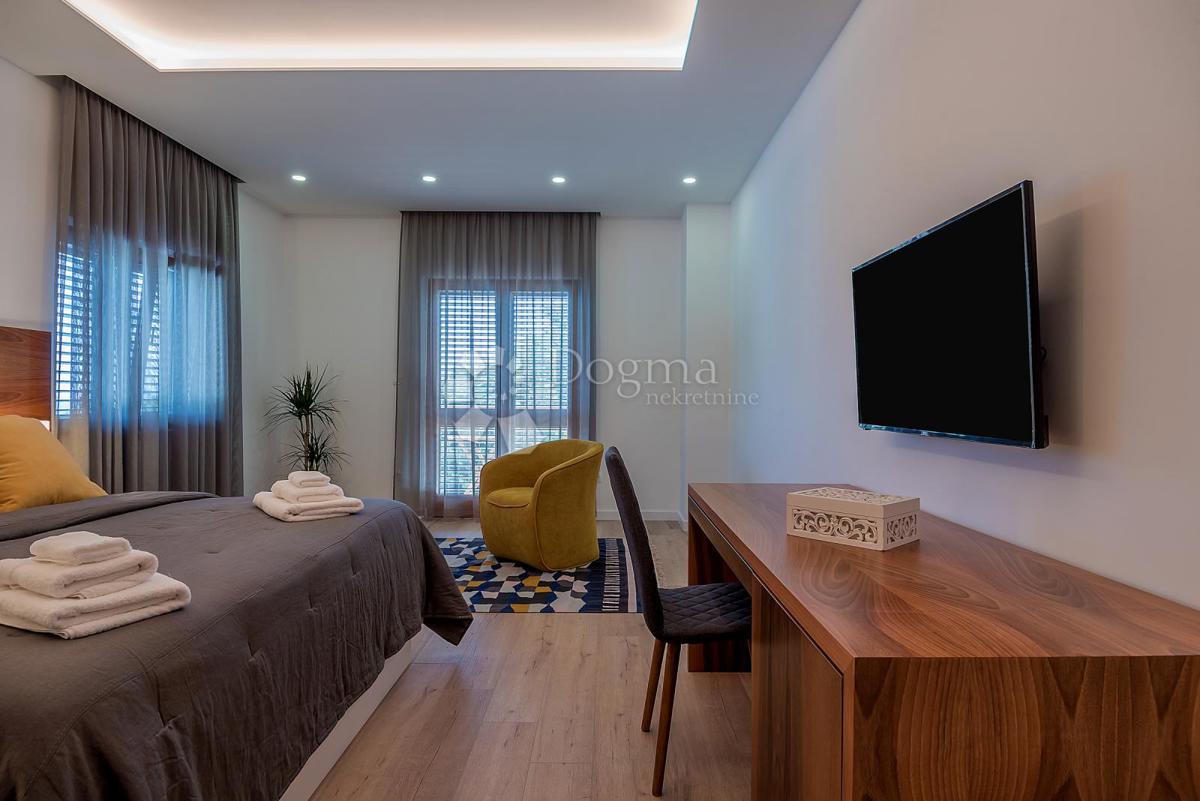 Brač, Sumartin, bellissima villa, prima fila al mare