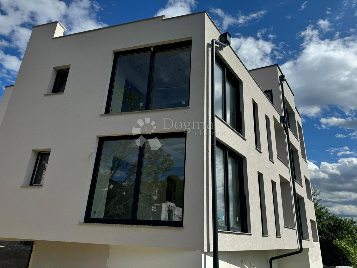 Allogio Šestine, Podsljeme, 102m2