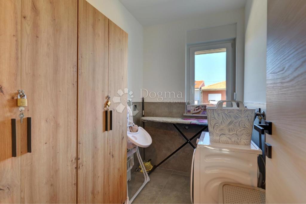 Villa moderna con piscina, sauna e jacuzzi