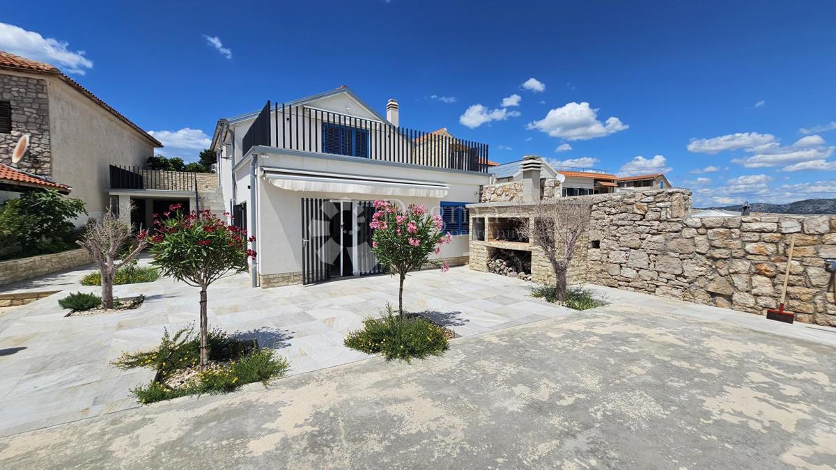 CASA ESCLUSIVA PRIMA FILA SUL MARE - MURTER, BETINA