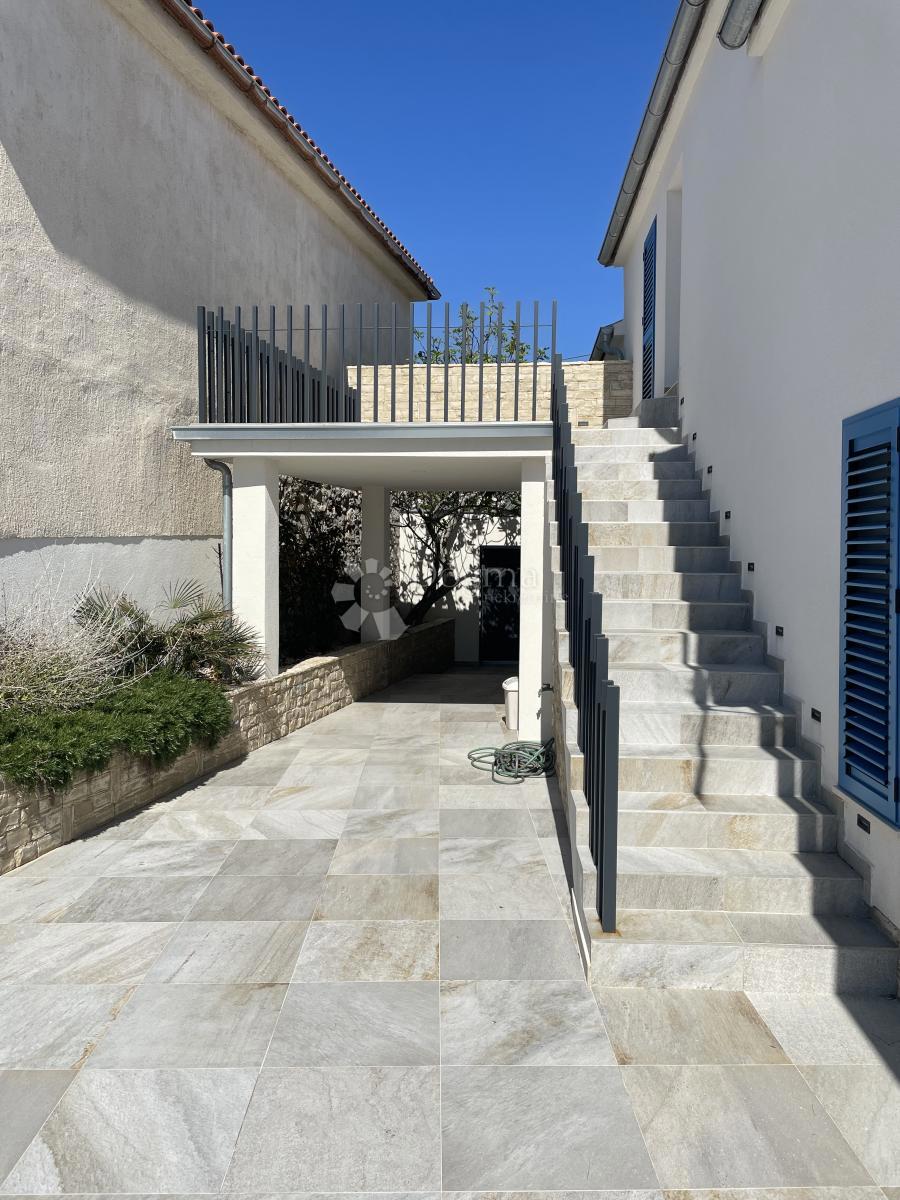 CASA ESCLUSIVA PRIMA FILA SUL MARE - MURTER, BETINA