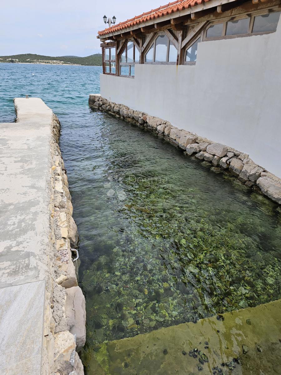 CASA ESCLUSIVA PRIMA FILA SUL MARE - MURTER, BETINA