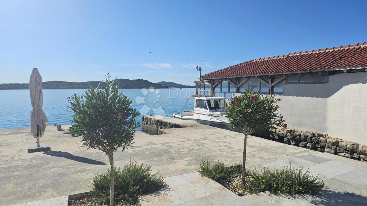 CASA ESCLUSIVA PRIMA FILA SUL MARE - MURTER, BETINA