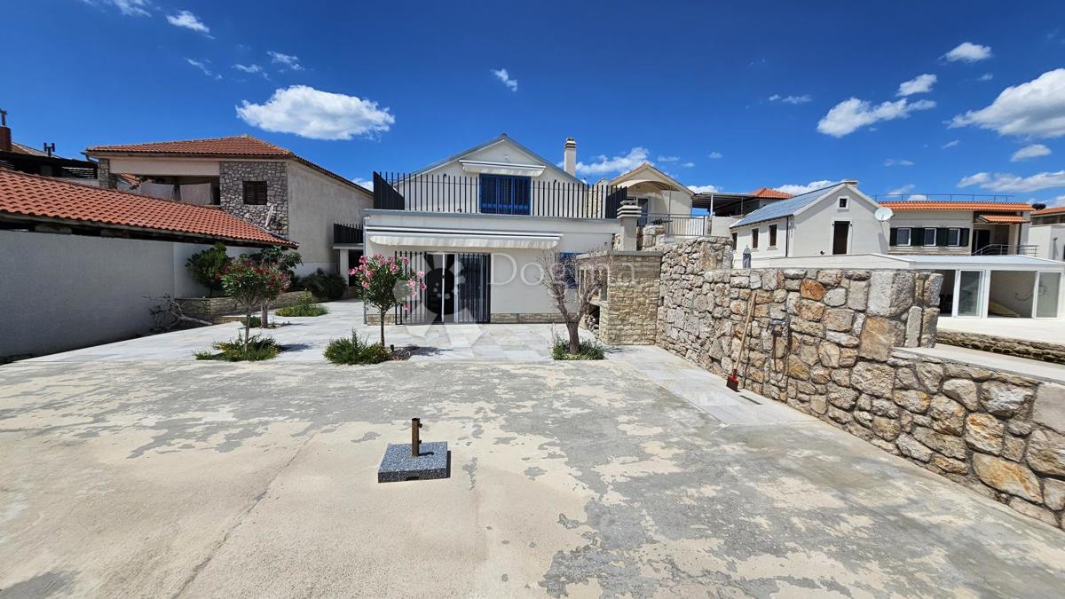 CASA ESCLUSIVA PRIMA FILA SUL MARE - MURTER, BETINA