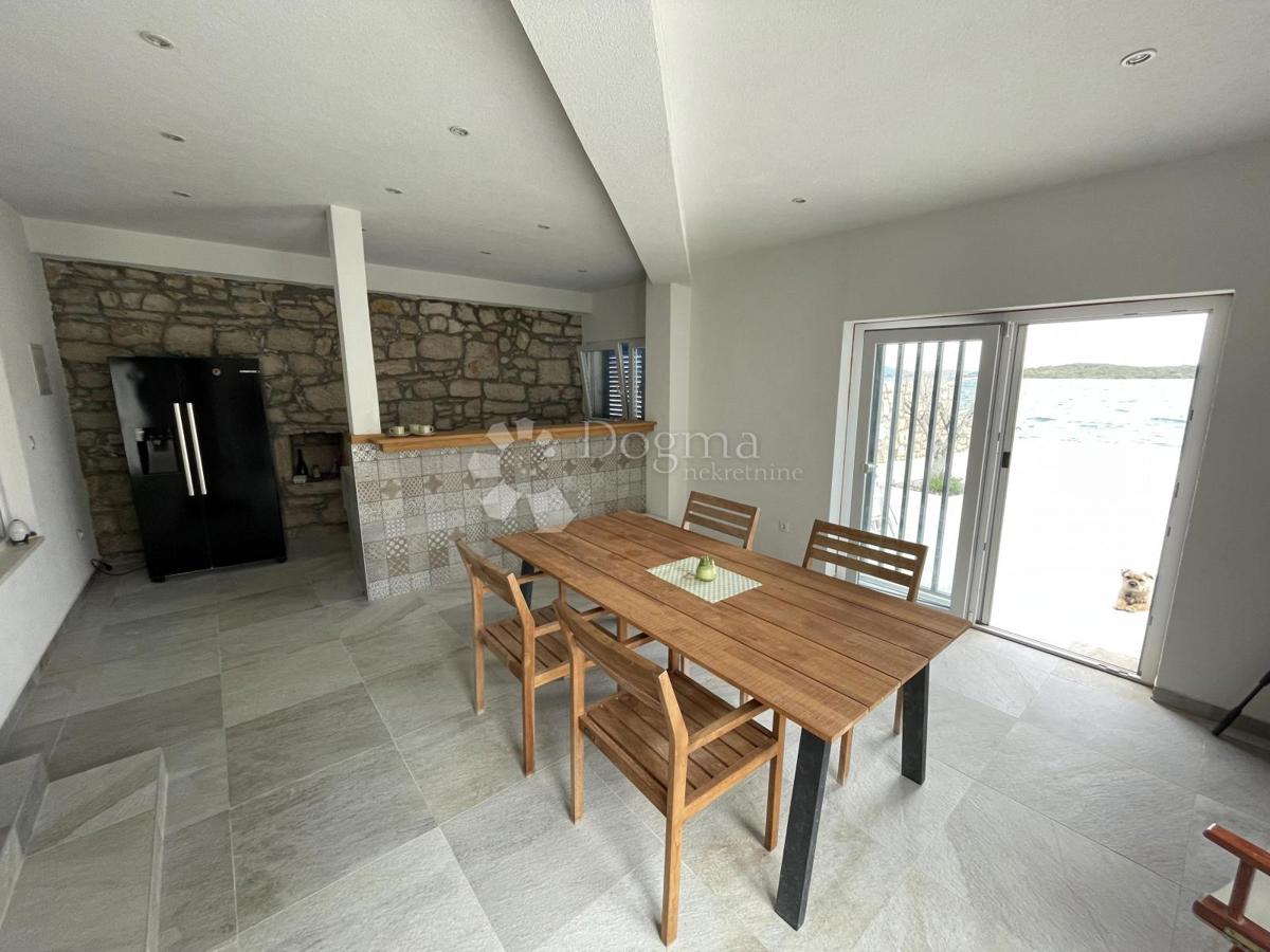 CASA ESCLUSIVA PRIMA FILA SUL MARE - MURTER, BETINA