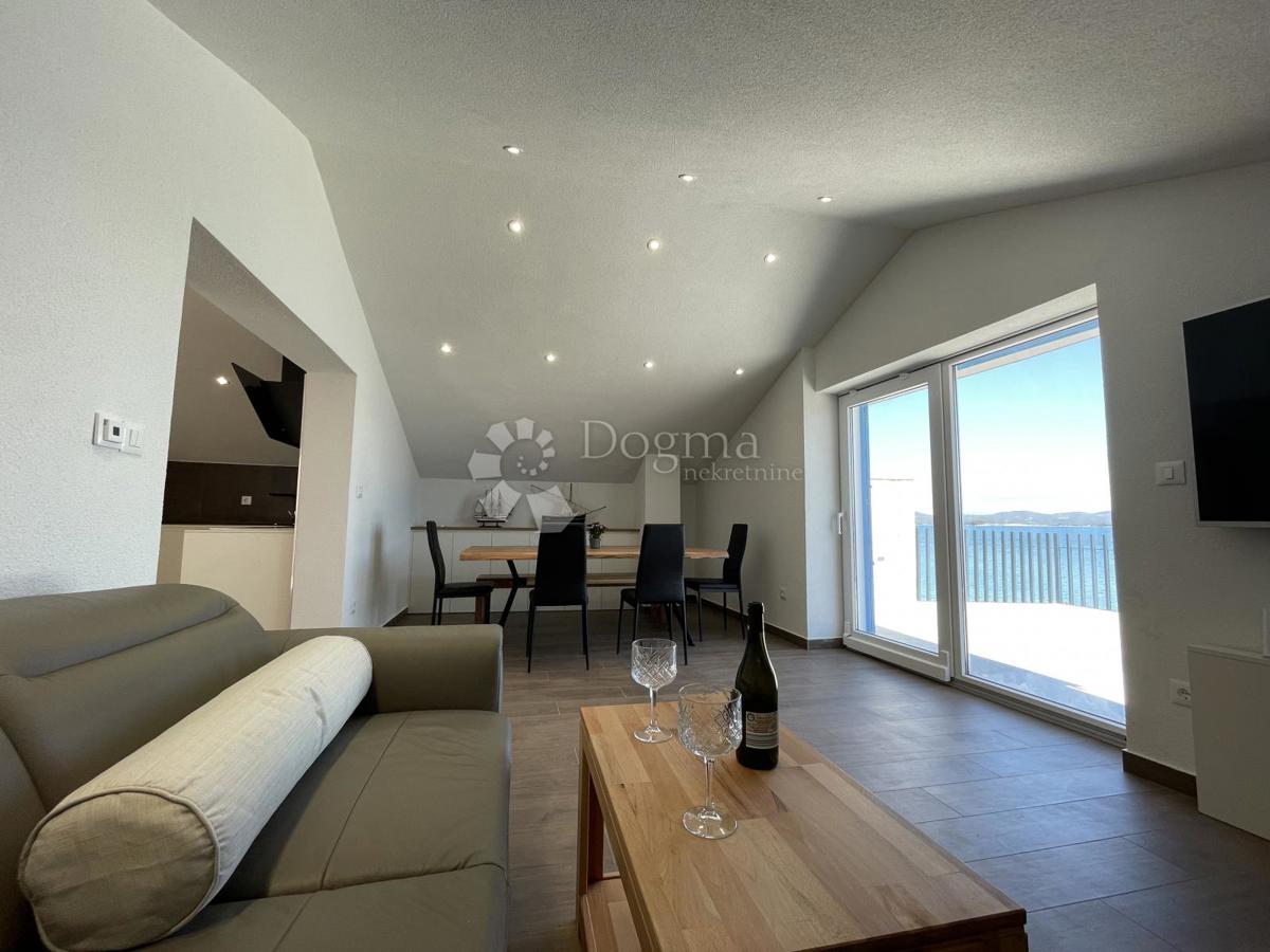 CASA ESCLUSIVA PRIMA FILA SUL MARE - MURTER, BETINA