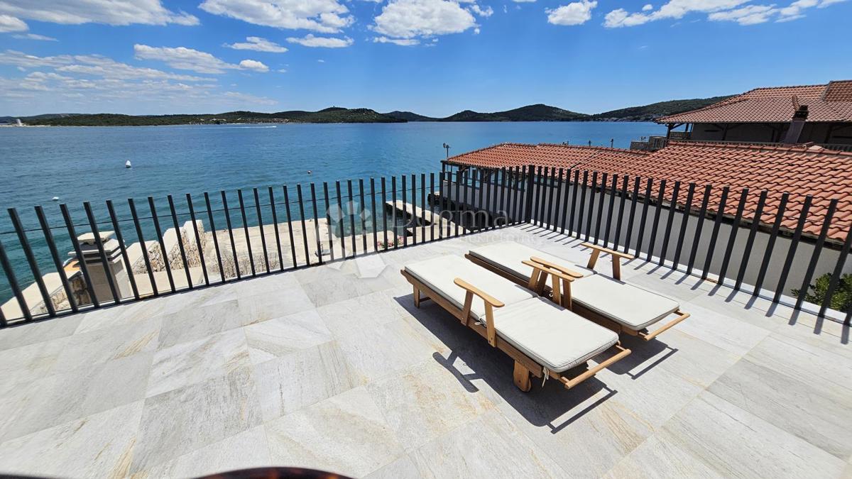 CASA ESCLUSIVA PRIMA FILA SUL MARE - MURTER, BETINA