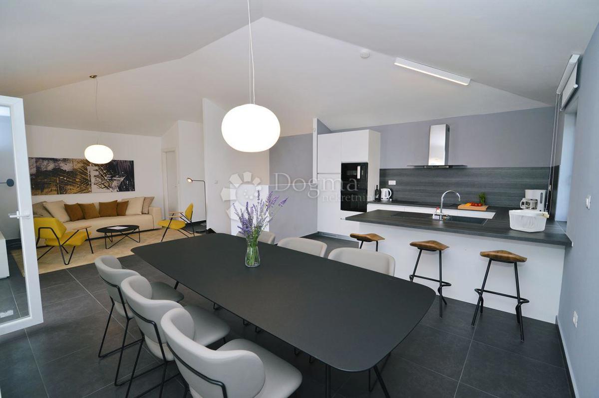 LOVRAN – Appartamento Esclusivo a 50 Metri dal Mare