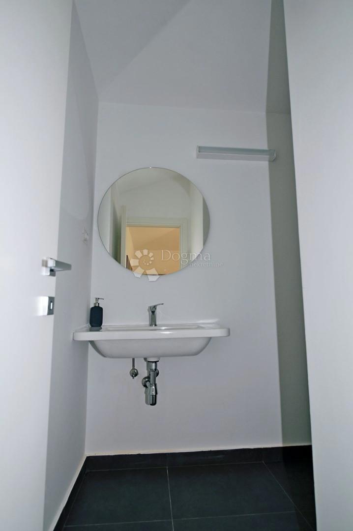 LOVRAN – Appartamento Esclusivo a 50 Metri dal Mare