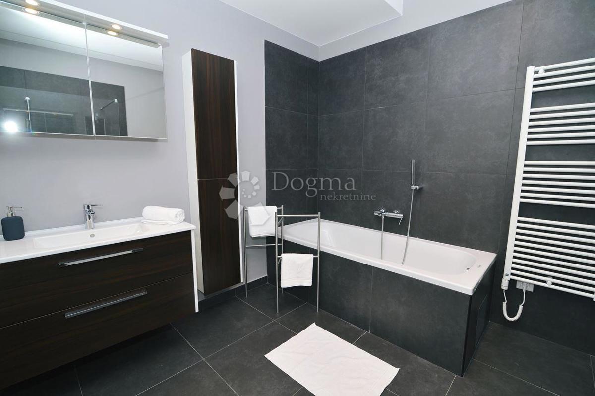 LOVRAN – Appartamento Esclusivo a 50 Metri dal Mare