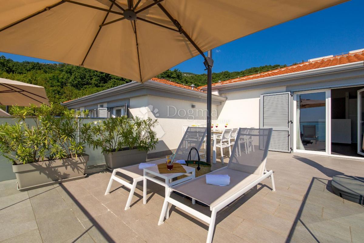 LOVRAN – Appartamento Esclusivo a 50 Metri dal Mare