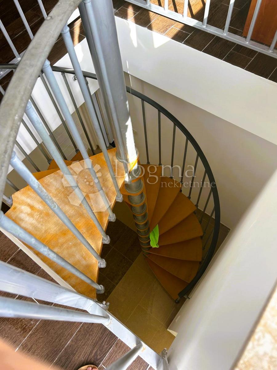 Allogio Mundanije, Rab, 75,25m2