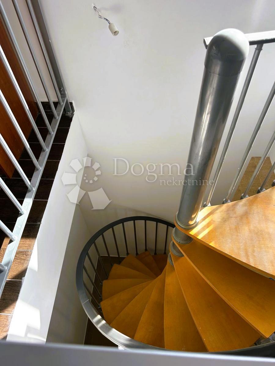 Allogio Mundanije, Rab, 75,25m2