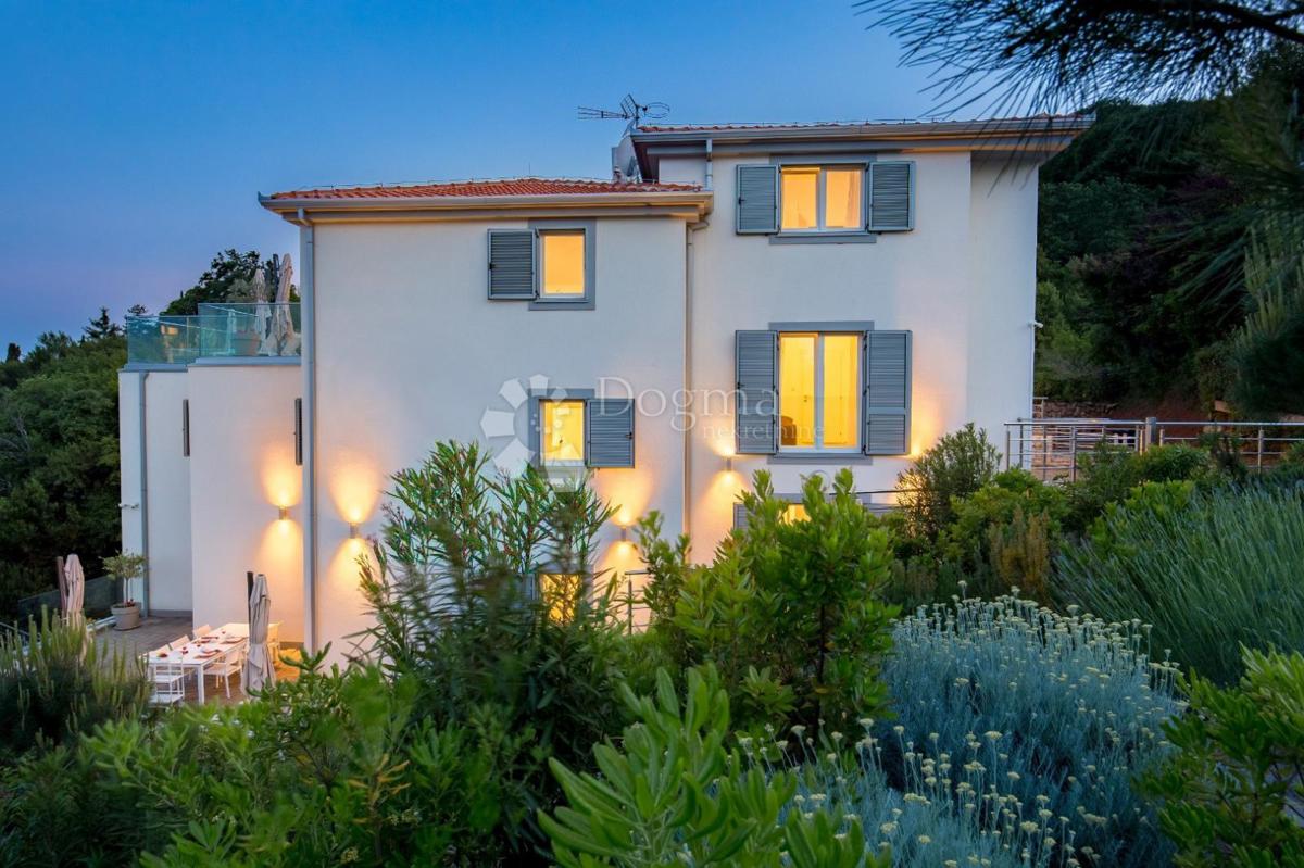 ECCELLENTE OPPORTUNITÀ DI INVESTIMENTO A 50 M DAL MARE