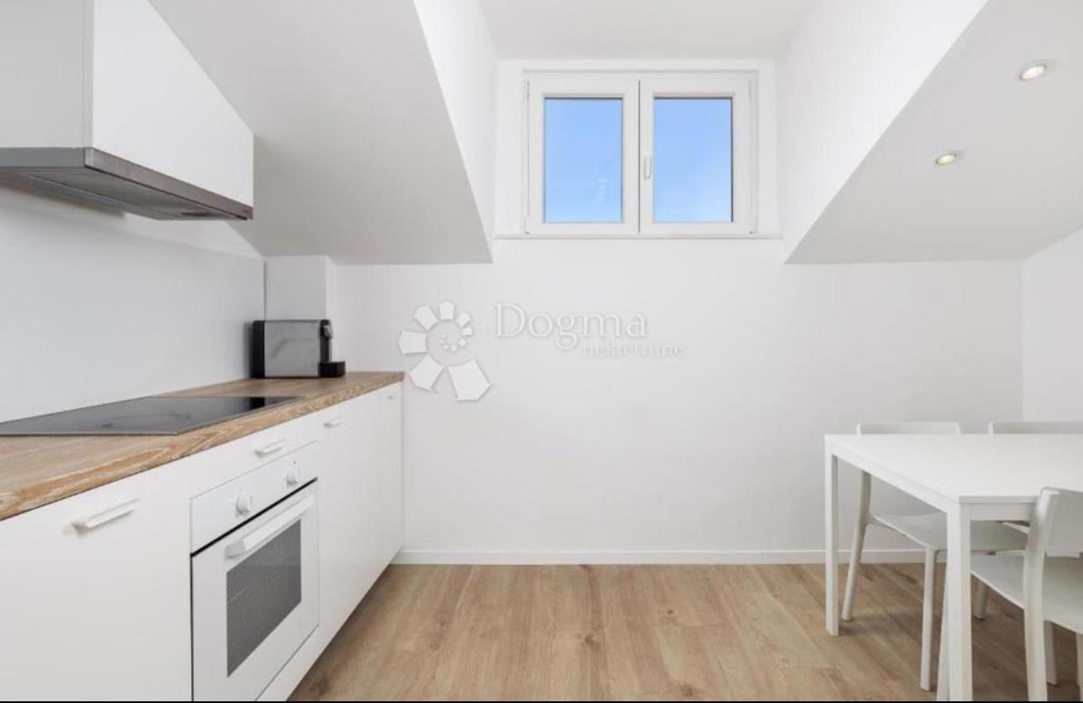 Allogio Opatija - Centar, Opatija, 83,80m2