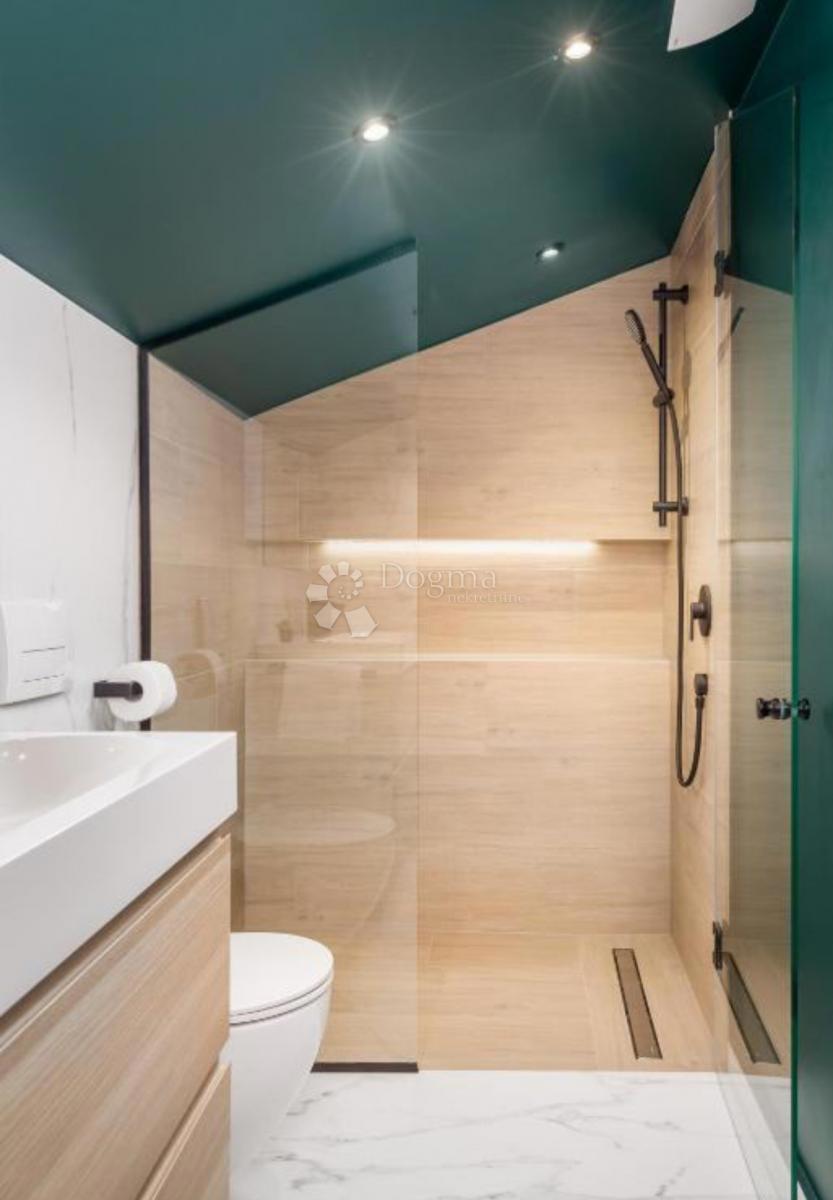 Allogio Opatija - Centar, Opatija, 83,80m2