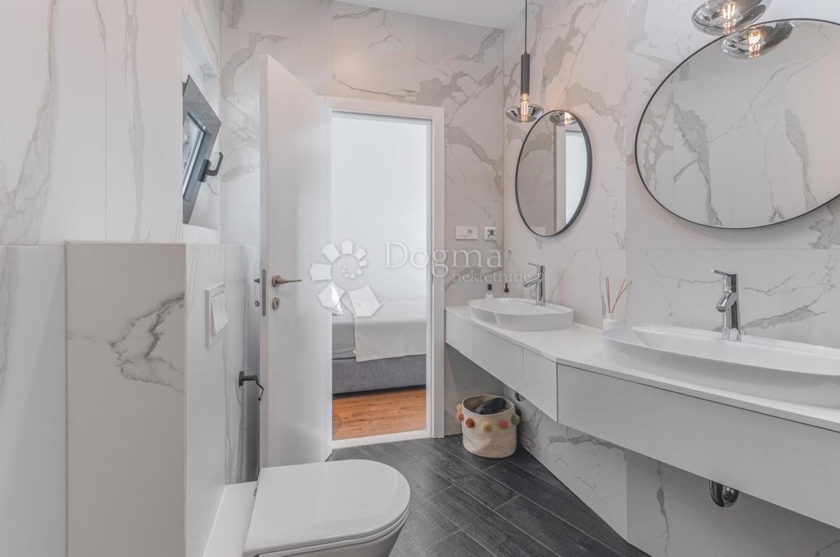 Eccezionale villa di lusso con vista panoramica sul mare a Podstrana