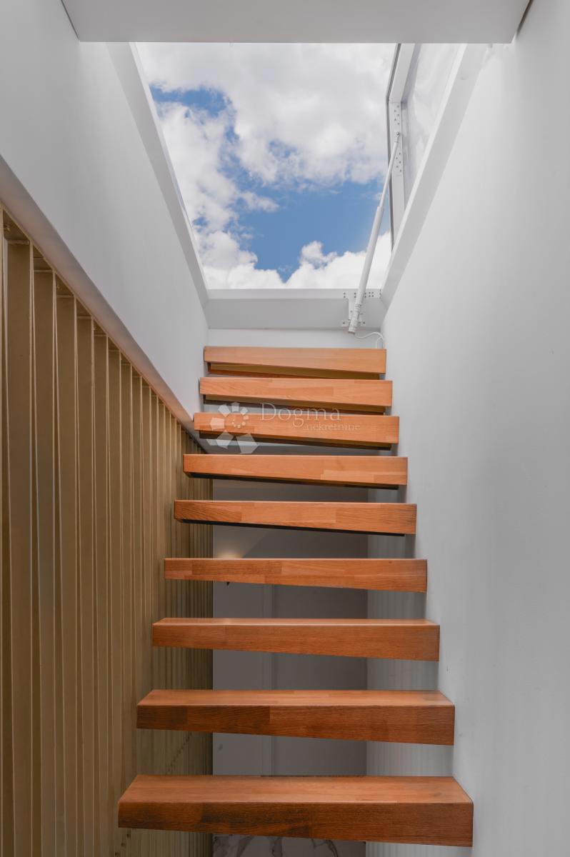 Eccezionale villa di lusso con vista panoramica sul mare a Podstrana