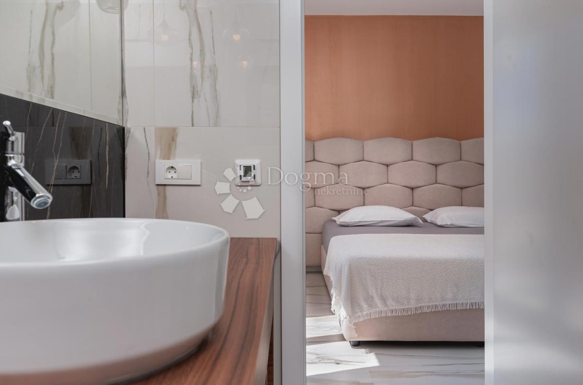 Eccezionale villa di lusso con vista panoramica sul mare a Podstrana